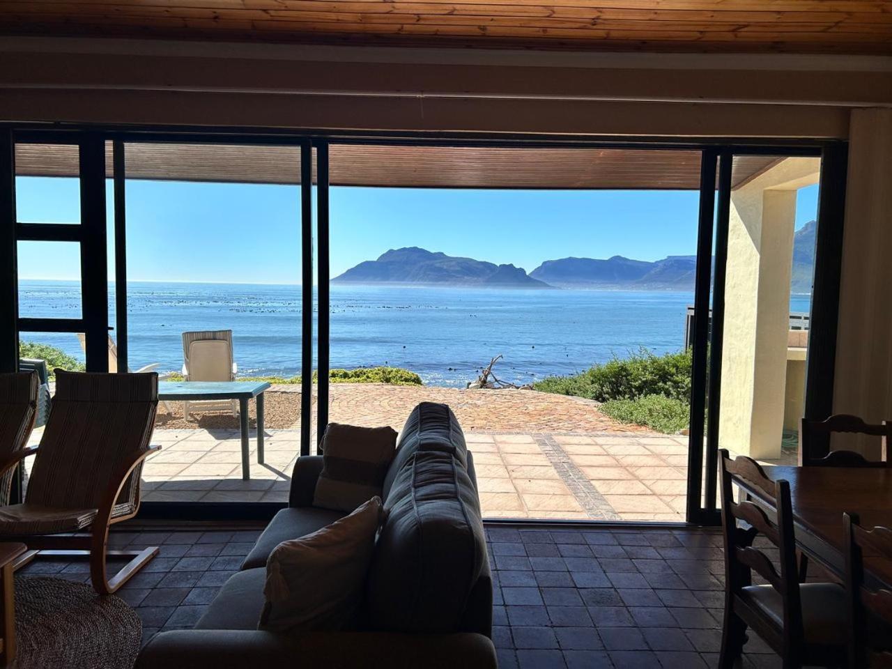 Family & Pet Friendly House, Kommetjie Holiday home *